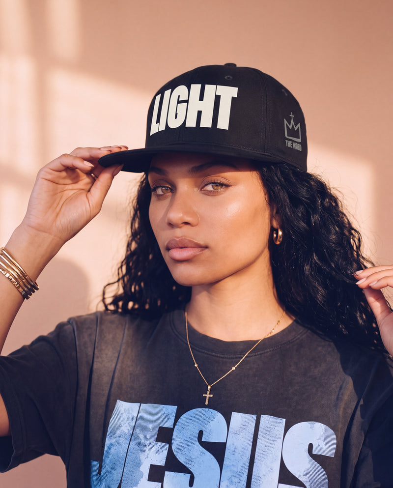 LIGHT · SNAPBACK CAP