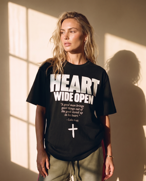 Heart Wide Open tee, black, front print, woman, thigh up