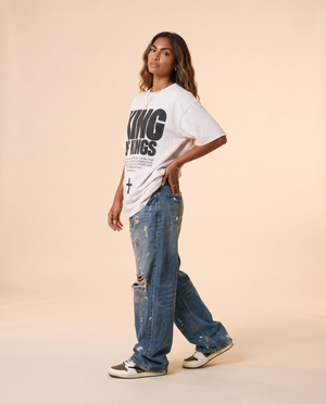 King of Kings MONOCHROME tee, white, front print, woman, look back turn